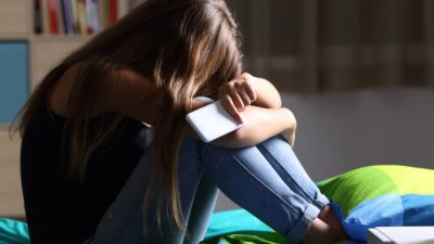 Harmful icliniq teenager addiction