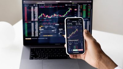 Aplikasi manajemen keuangan terbaik untuk trader aktif